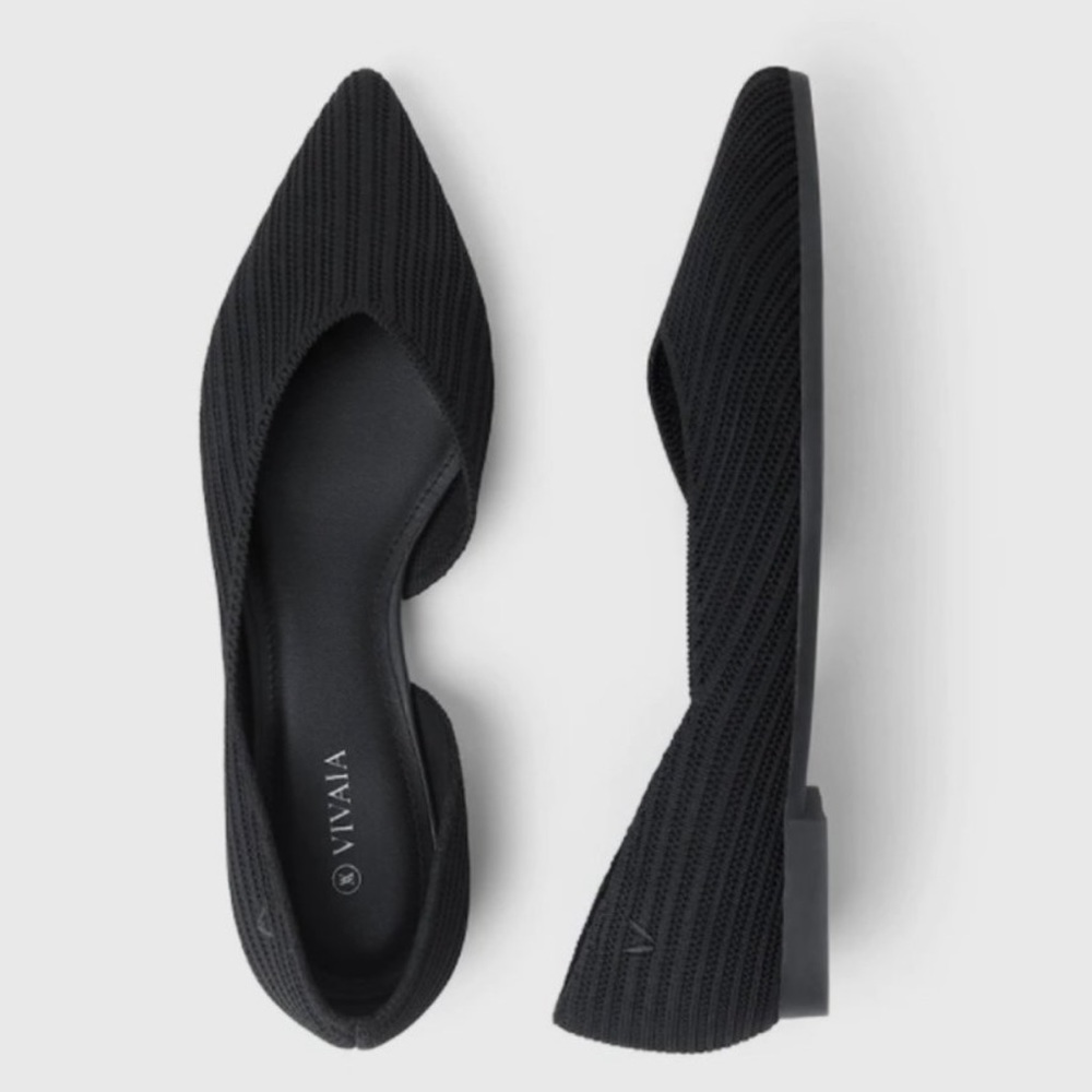 Vivaia Pointed Toe Striped Ballet Flats. Melia. Black. Size 40